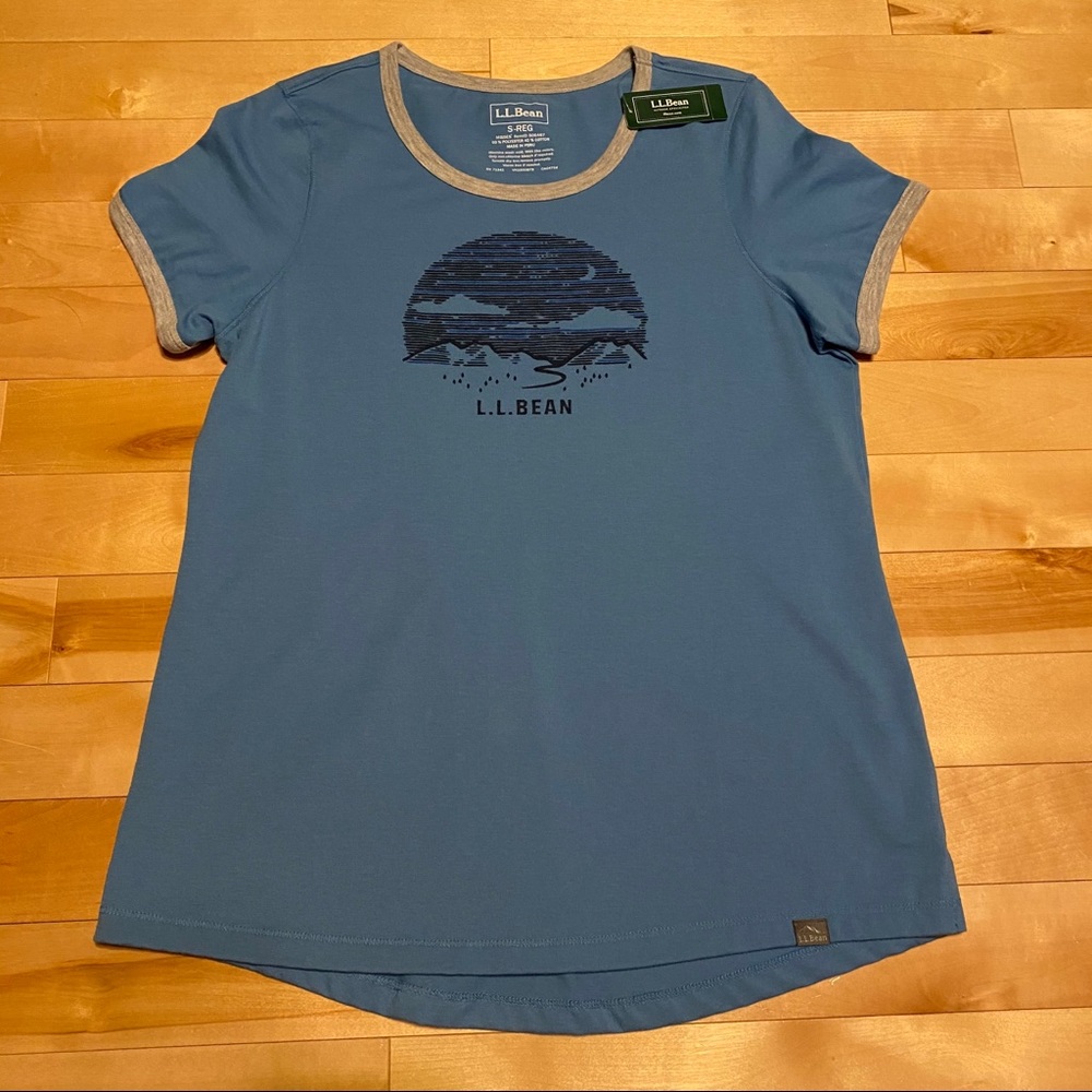 Women’s L.L. Bean Graphic Tee - Picture 4 of 5